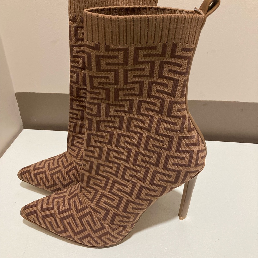 Steve Madden Diani Brown multi pattern boots